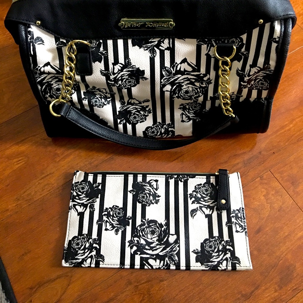 Beautiful Black & White Betsy Johnson Handbag